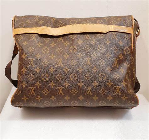 louis vuitton messenger bag canvas